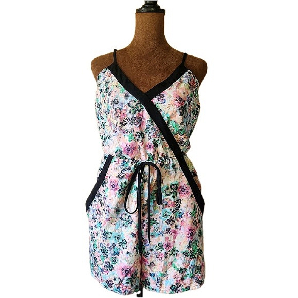 Y2K Romper‎ Size S Colorful Lightweight Fire Los Angeles Sleeveless Casual